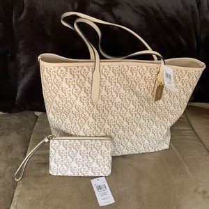 COACH Tote with FREE Matching Zip Wallet NWT